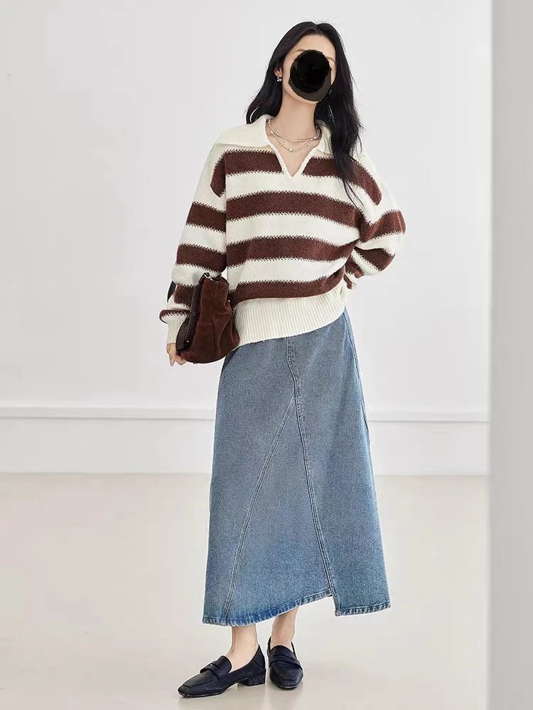 Design Striped Collared Knit Sweater in Navy and Cream Sweater - 6