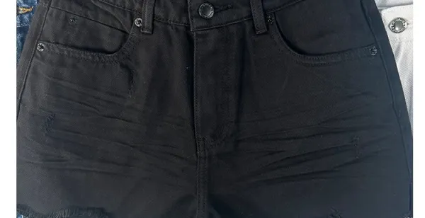 Design Distressed High-Waisted Frayed Hem Denim Shorts - 14