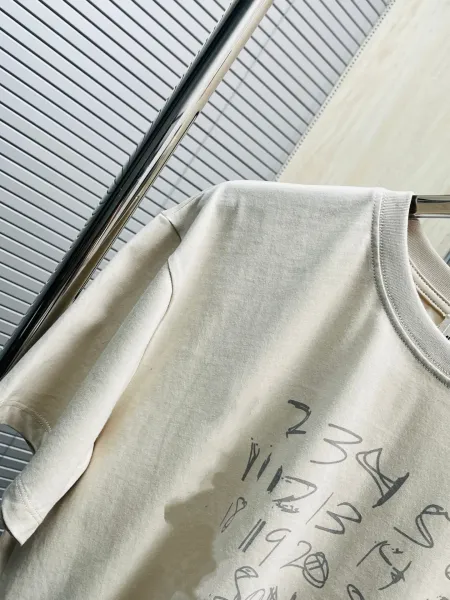 Maison Margiela Tabi Numerals Black T-Shirt - 8