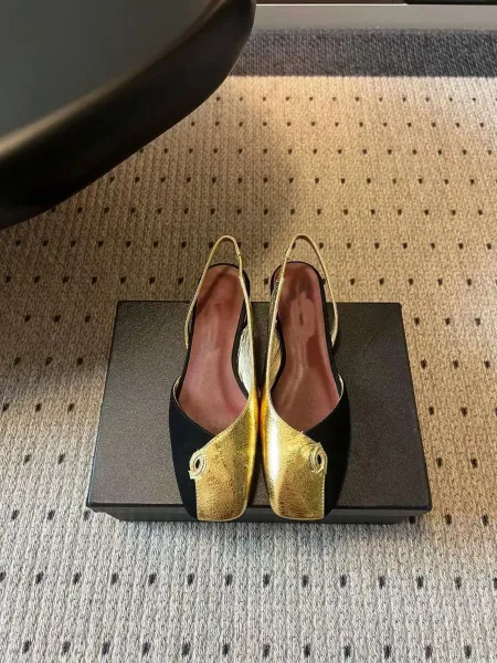 Maison Margiela Tabi Slingback Heels Gold and Black Leather - 1