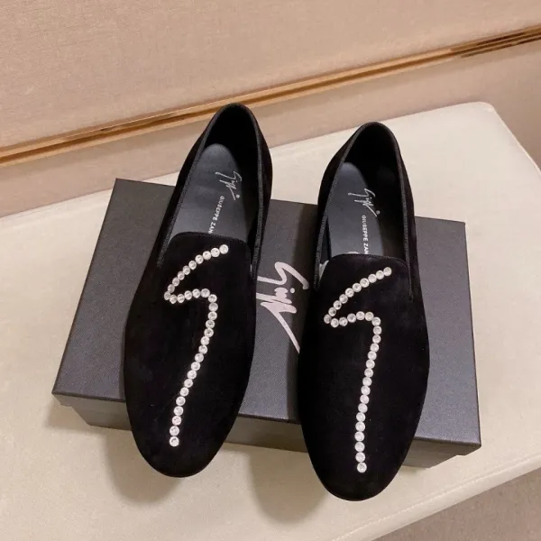 Design Giuseppe Zanotti Crystal-Embellished Black Suede Loafers - 1