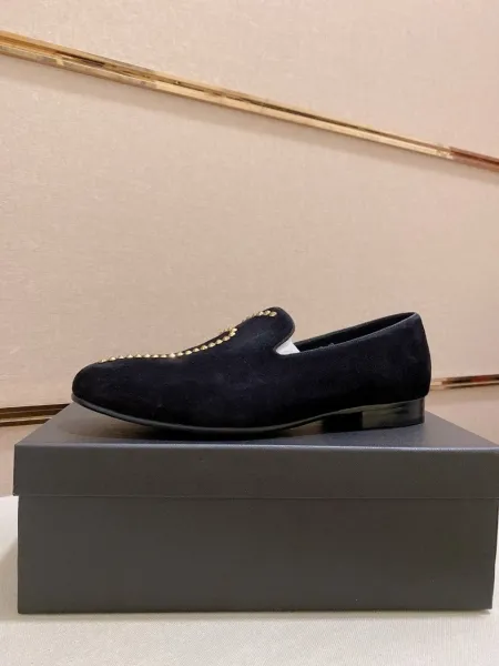 Design Giuseppe Zanotti Crystal-Embellished Black Suede Loafers - 10