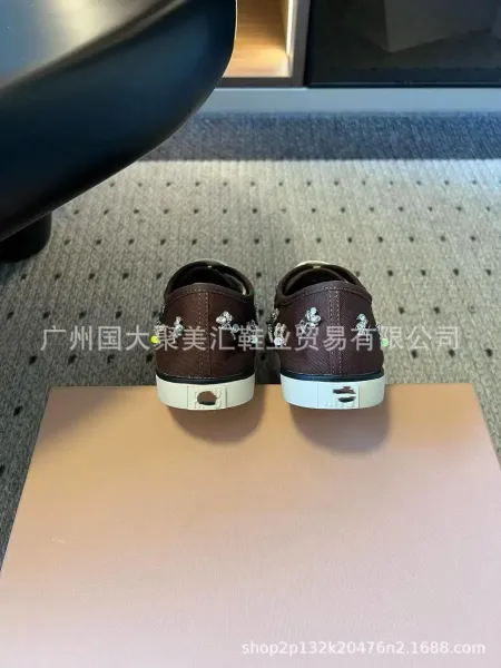 Design Swarovski-Embellished Canvas Sneakers Beige Sneakers - 31