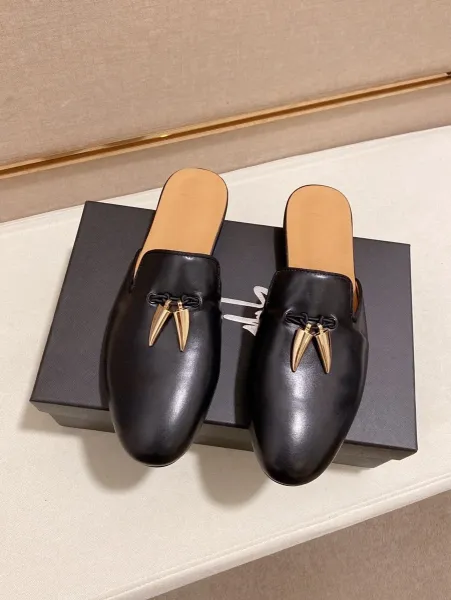 Design Giuseppe Zanotti Spike Loafer Black Leather Mule Loafers - 2