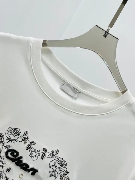 Chanel Floral Heart Embroidered White T-Shirt - 12