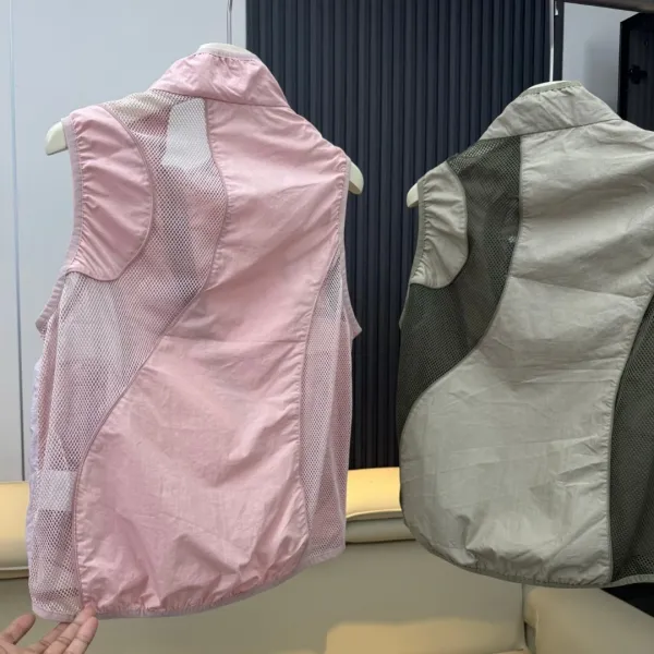 Design Umigio / U Lightweight Mesh-Panel Vest Pink Outerwear.vest - 9