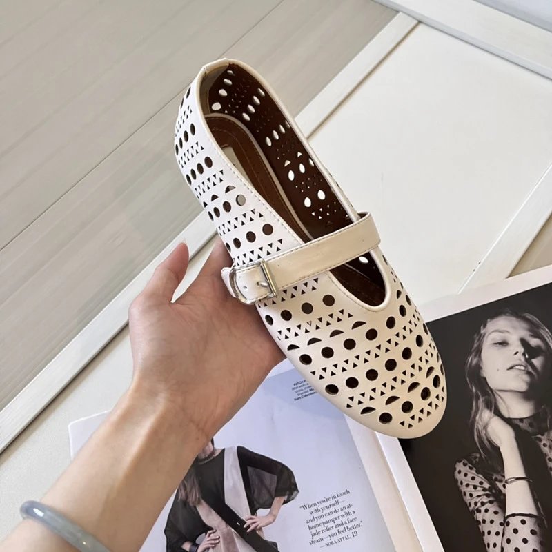 Design Laser-Cut Mary Jane Flat Beige Leather Shoes Casual Shoes