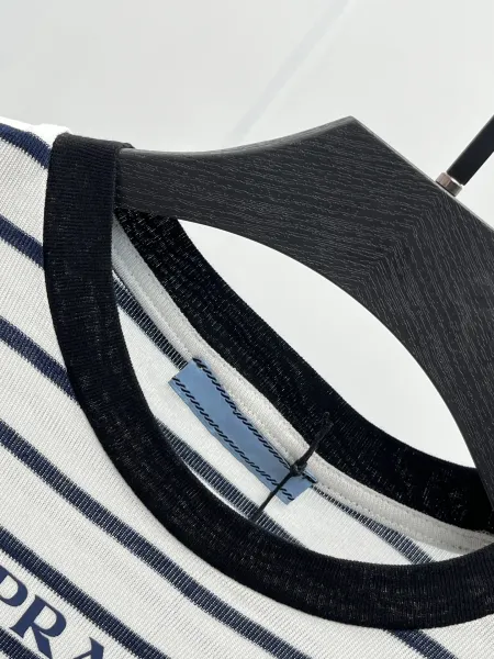 Prada Striped Logo Long-Sleeve Cropped Top White / Black T-Shirts - 13