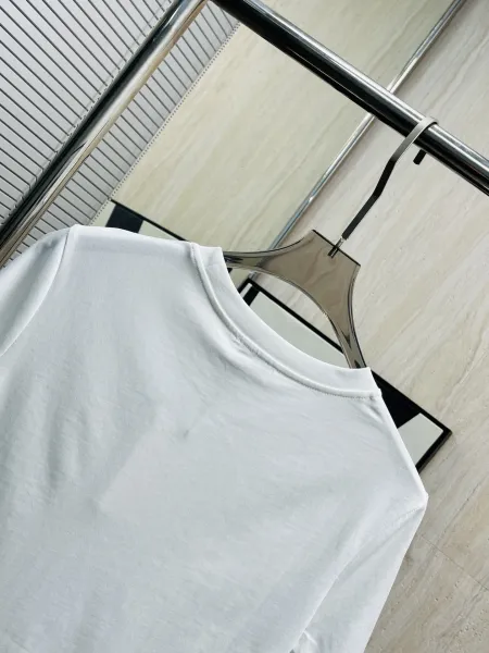 Design Minimalist Embroidered Logo Black T-Shirt - 12