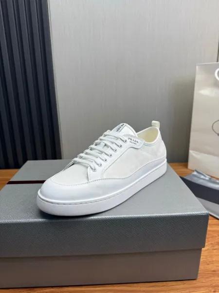 Prada Re-Nylon Low-Top Sneakers Black / White - 13