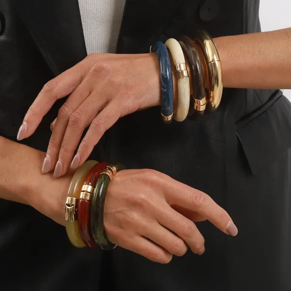 Design Resin Bangle with Gold-Tone Clasp Black Bracelet Jewelry - 8