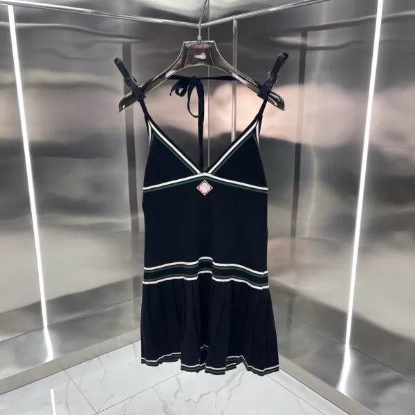 Design Knit Halter Dress with V-Neck and Pleated Hem in Forest Green - 2