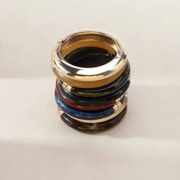 Design Resin Bangle with Gold-Tone Clasp Black Bracelet Jewelry - 16