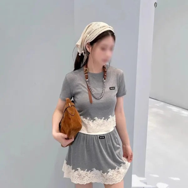 Design Lace-Trimmed Cropped T-Shirt and Shorts Set Gray - 4