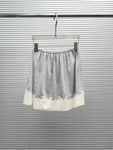 Design Lace-Trimmed Cropped T-Shirt and Shorts Set Gray - 10