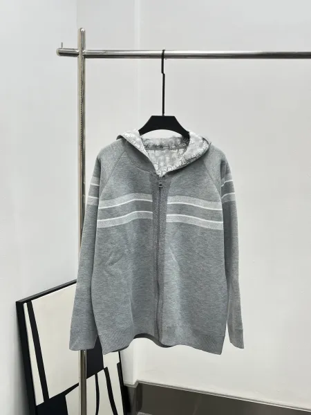 Design Zip-Up Hoodie with Striped Pattern and Printed Lining Gray Hoodie - 1