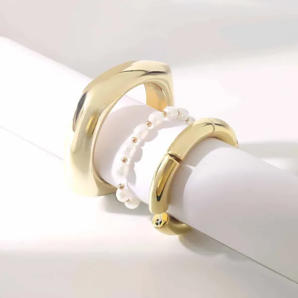 Design Green and Cream Resin Bead Stretch Bracelet - 33