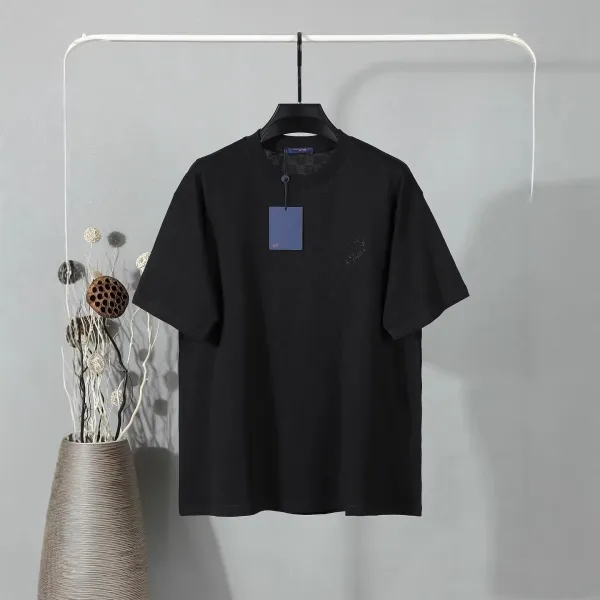 Design Minimalist Embroidered Black T-Shirt - 1