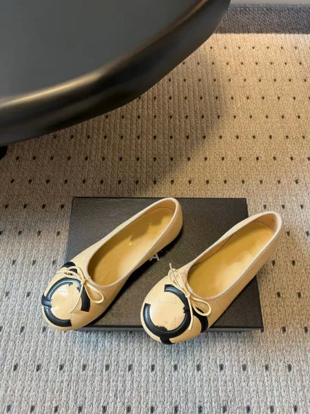 Chanel CC Logo Ballet Flats Black and White Leather Shoes Casual Shoes - 22