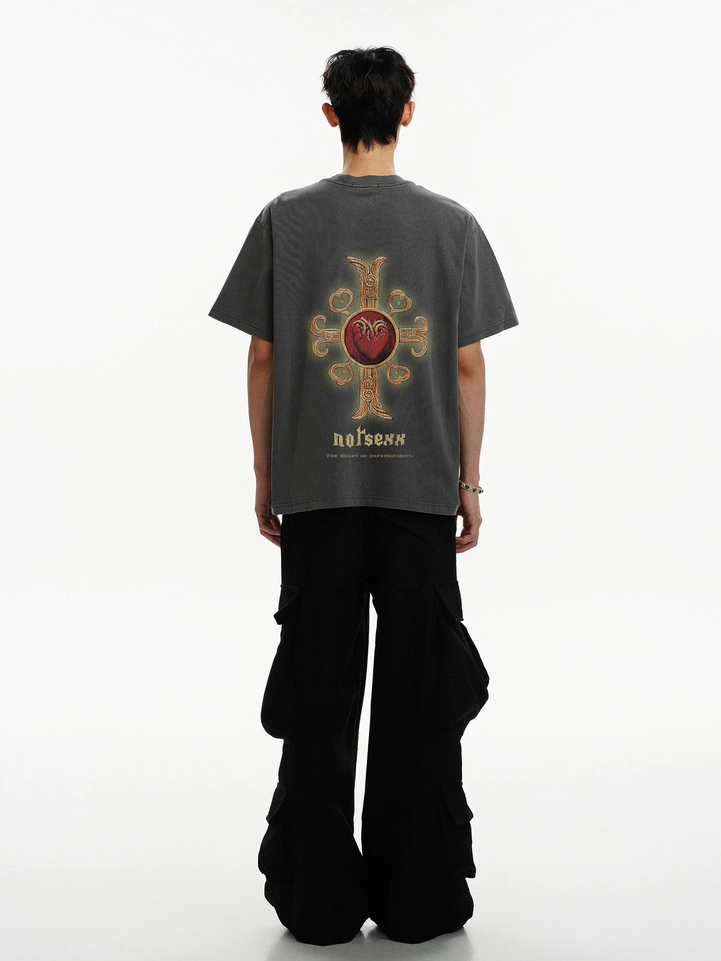 Design Nofsexx The Heart of Imprisonment Graphic T-Shirt Gray T-Shirts - 20