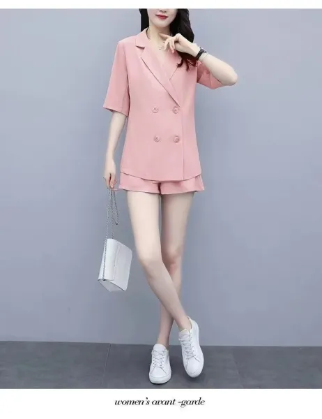 Design Pink Three-Piece Set with Blazer, Tank Top and Shorts - 21