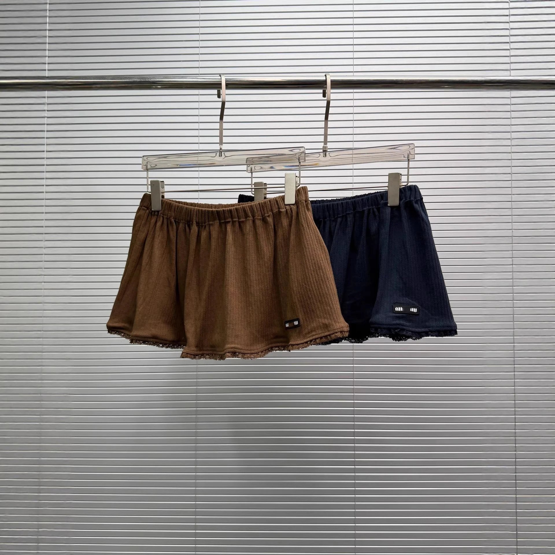 Design Cropped Knit Top Brown + White Ruffle Skirt Set - 10