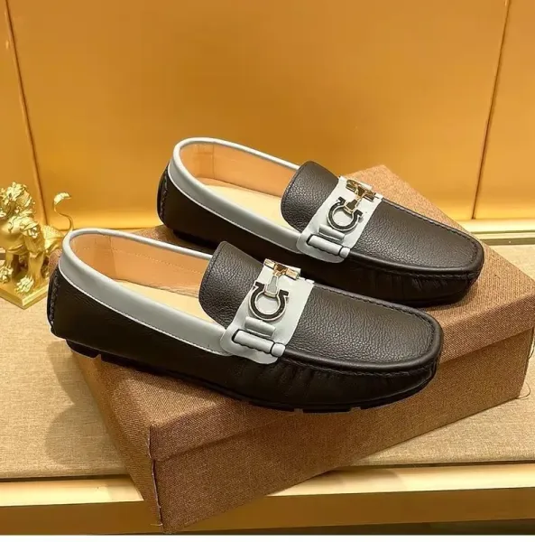 Salvatore Ferragamo Gancini Loafer Black and Gray Leather Loafers - 9