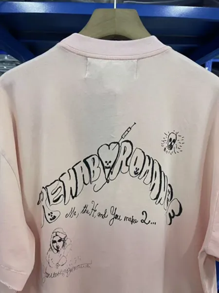 Design Melt-Dow Distressed Graphic T-Shirt Peach - 15