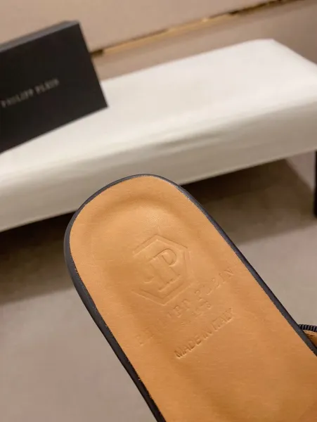 Versace Medusa Head Black Leather Mule Slipper - 12