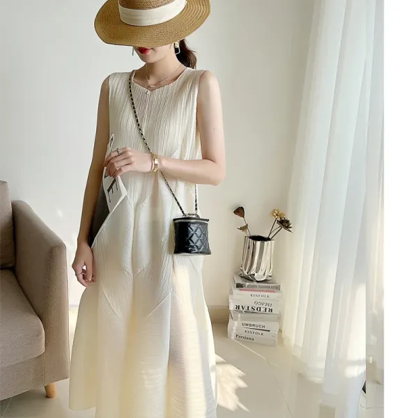 Design Pleated Sleeveless Maxi Dress in Ivory Dress - 9