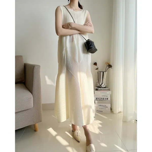 Design Pleated Sleeveless Maxi Dress in Ivory Dress - 11