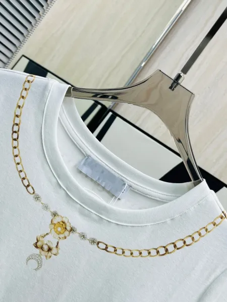 Design Chain-Trimmed White T-Shirt - 8