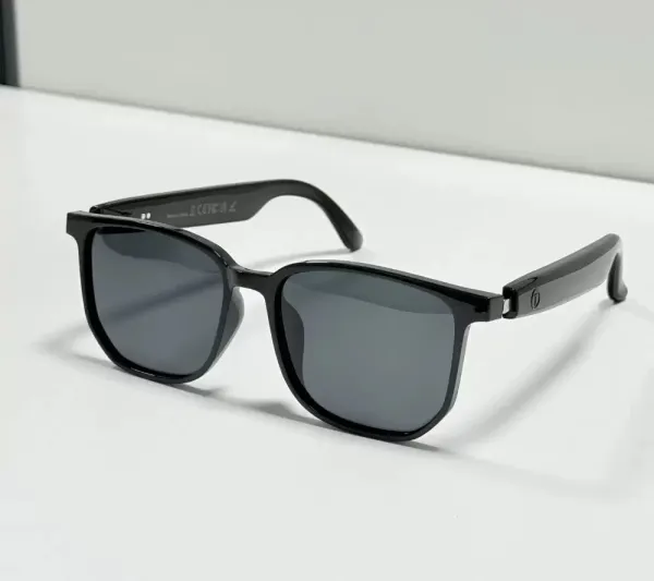Design Square Frame Black Sunglasses - 1