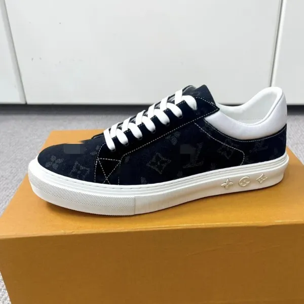 Louis Vuitton Trainer Low Beige Monogram Canvas Sneakers - 3