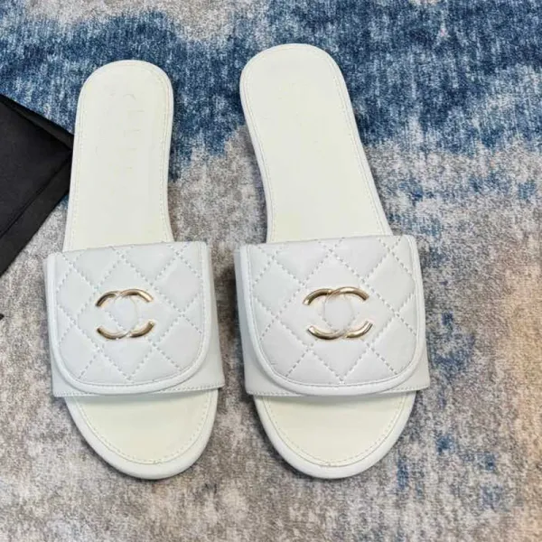 Design Chanel Quilted Slide Sandals Black with Gold CC Logo Slippers - 9