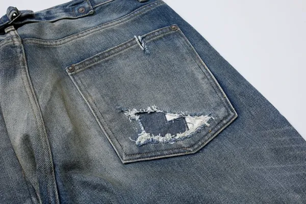 Yohji Yamamoto x Neighborhood Collection de Projets Communs Distressed Denim Jeans - 20