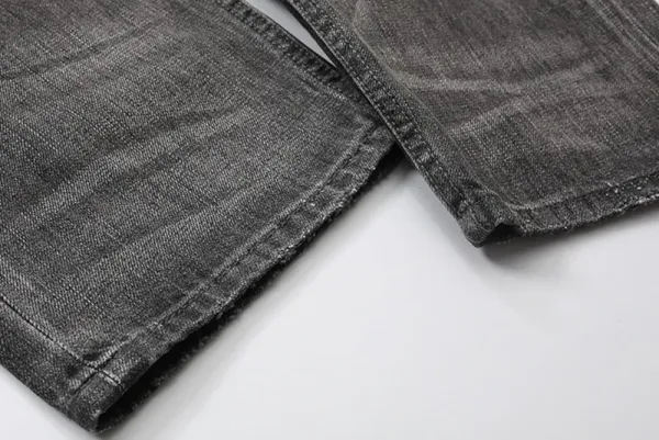 Yohji Yamamoto x Neighborhood Collection de Projets Communs Distressed Denim Jeans - 47