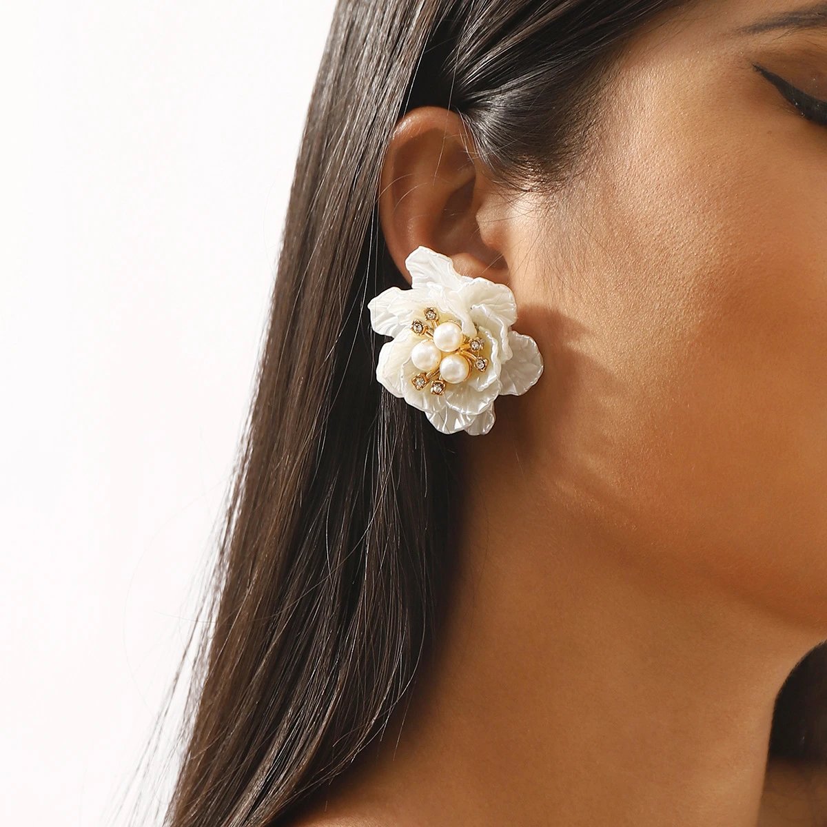 Design Floral Resin Crystal Stud Earrings Orange and Cream Jewelry - 5