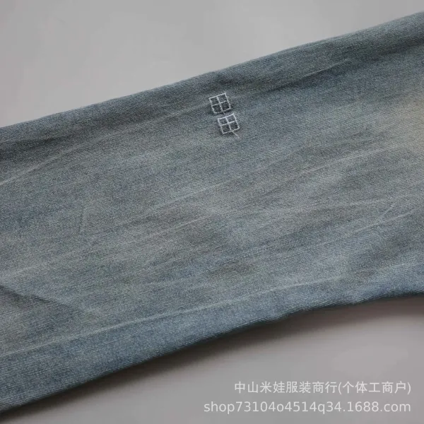 Design Flared White Denim Jeans with Embroidered Graphics - 23