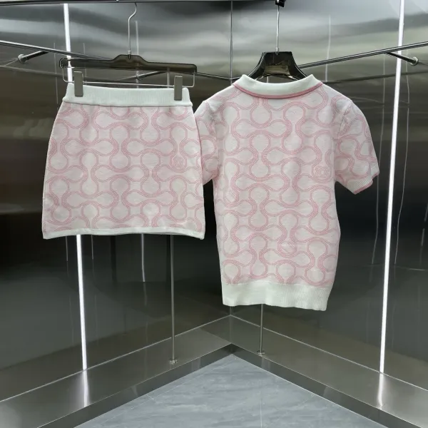 Design Knit Polo and Skirt Set Pink Geometric Pattern Two-Piece Set - 11