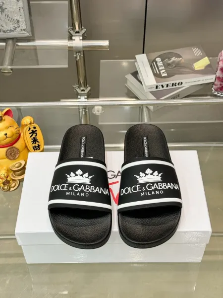 Dolce & Gabbana D&G Logo Slide Sandals Burgundy and Black Slippers - 6