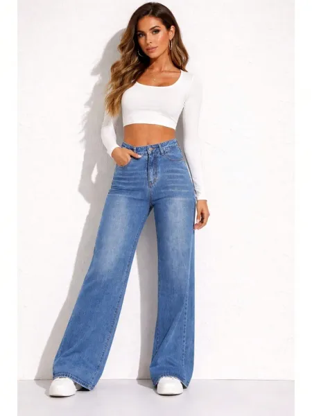 Design Wide-Leg High-Waisted Blue Jeans with White Long-Sleeve Crop Top - 3