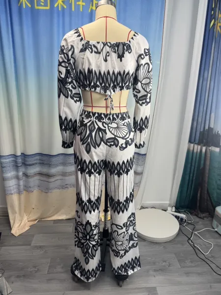 Design Off-Shoulder Crop Top and Wide-Leg Pants Set White Black Pattern - 3