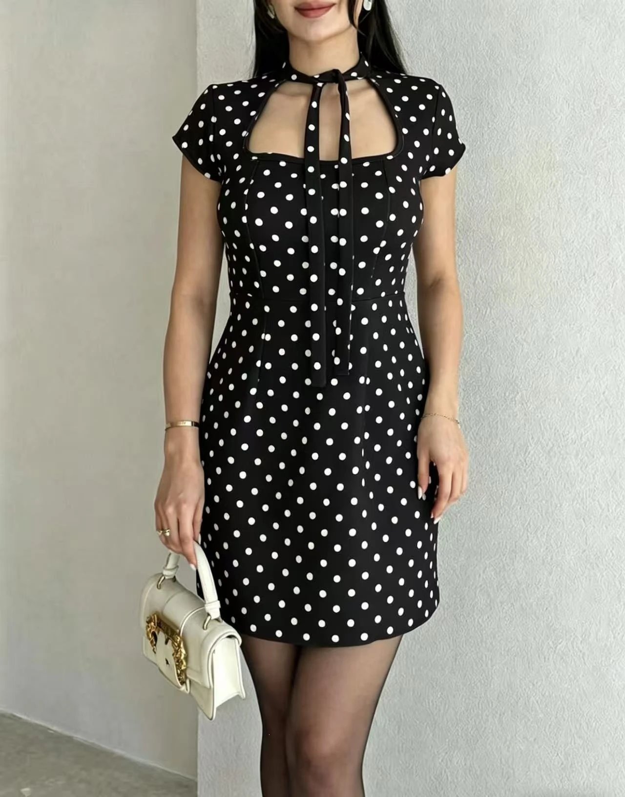 Design Polka Dot Cutout Neck Dress Black and White Dress - 7