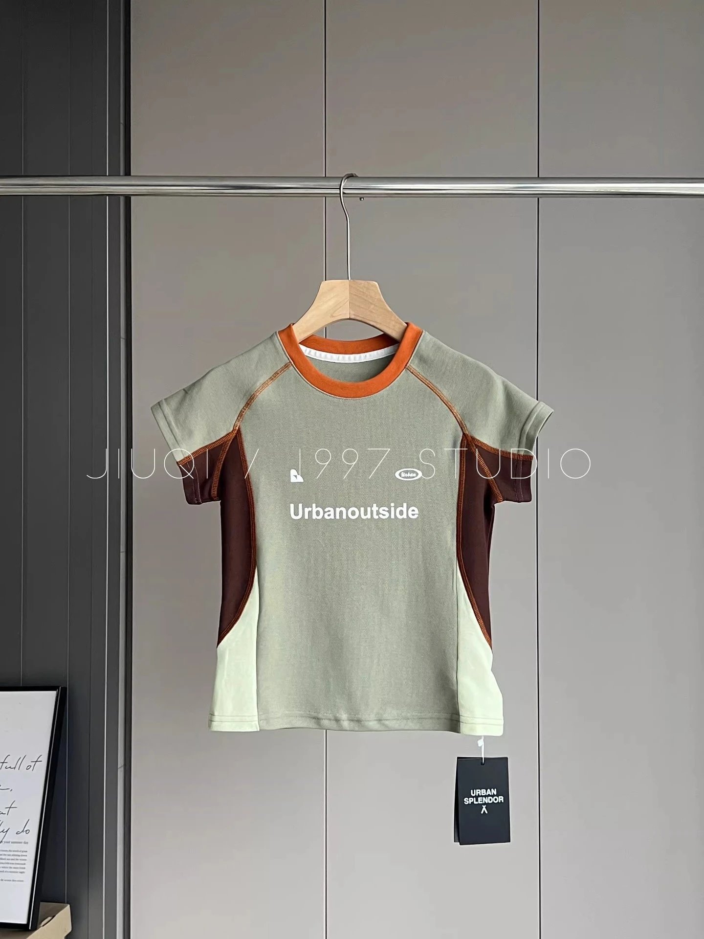 Design Urban Splendor Urbanoutside Color-Block Performance T-Shirt T-Shirts - 5