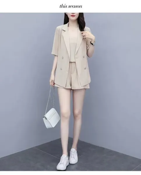 Design Pink Three-Piece Set with Blazer, Tank Top and Shorts - 16