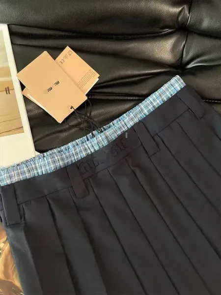 Design Pleated Skirt with Plaid Waistband Black Skirt - 8