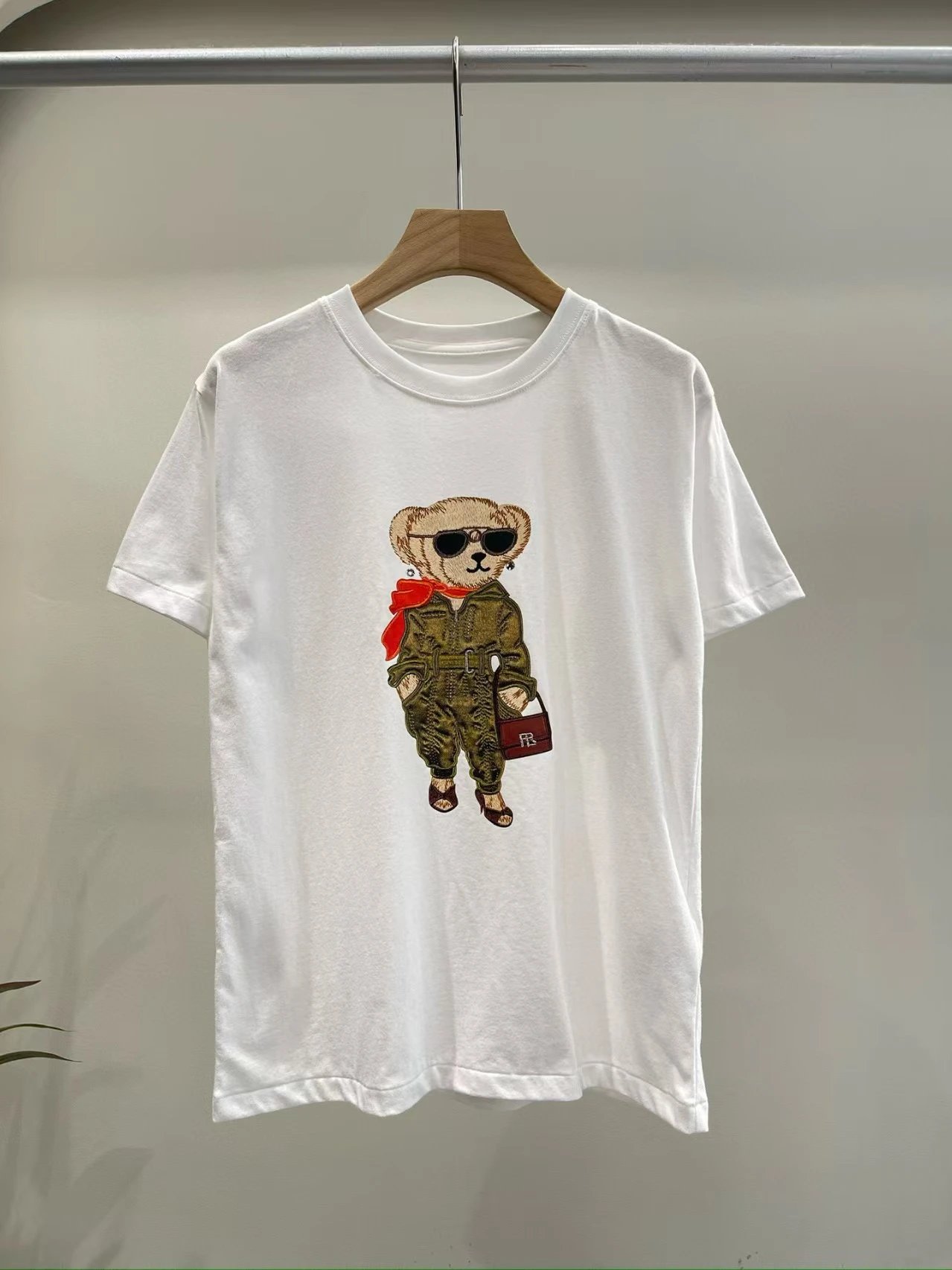 Design Bear Illustration Crewneck Sweatshirt Beige Sweater - 5