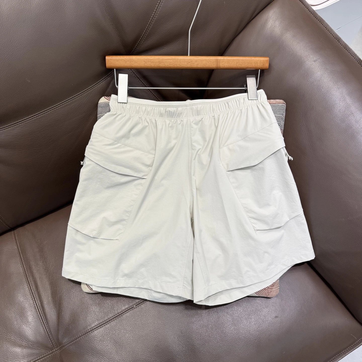 Design Utility Cargo Shorts Beige Shorts