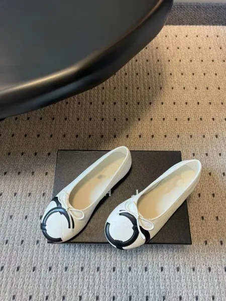 Chanel CC Logo Ballet Flats Black and White Leather Shoes Casual Shoes - 13